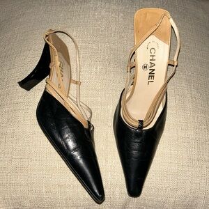 CHANEL CC Logo Beige Black Pointed Toe Slingback Pumps